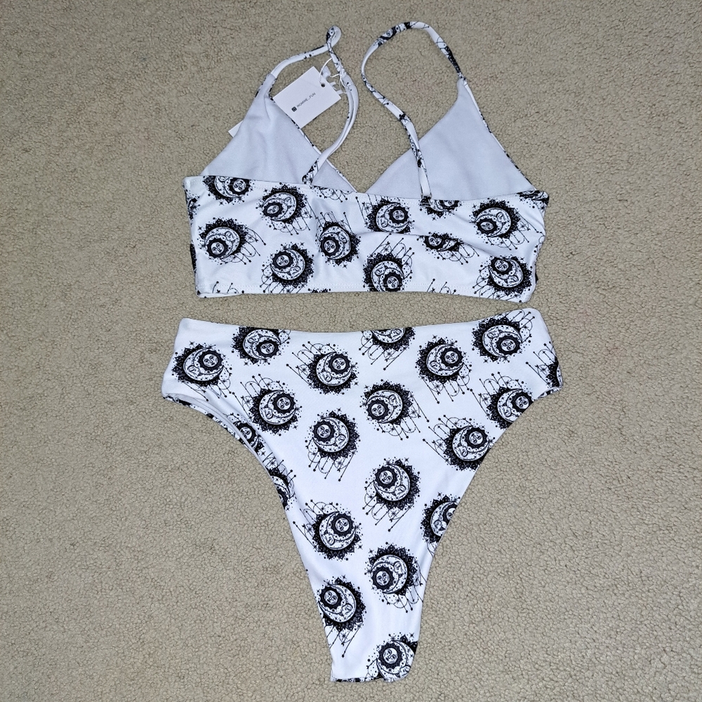 Bikini Set With Sun & Moon Pattern - Picture 2 of 4